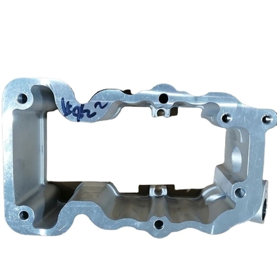 Couverture inférieure de la tête du cylindre en aluminium pour Sinotruk 2006 - Conception en aluminium